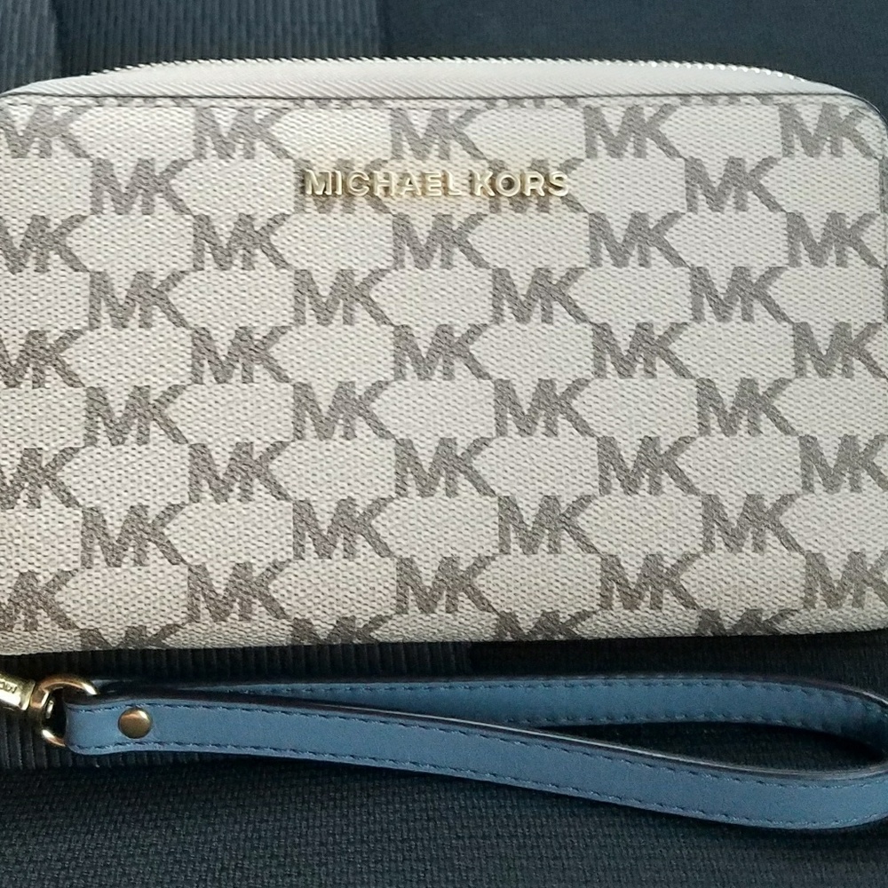 Michael Kors smartphone wristlet.
